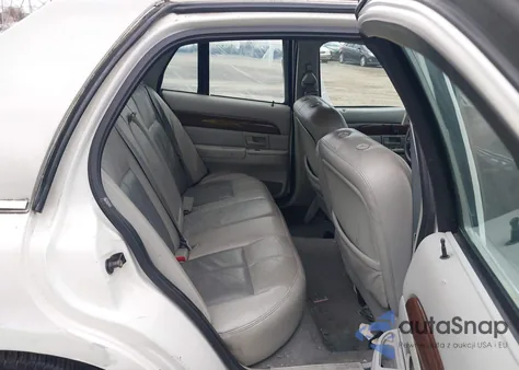 2003 Mercury Grand Marquis Gs z USA, uszkodzony, nr VIN 2MEFM74W23X703173